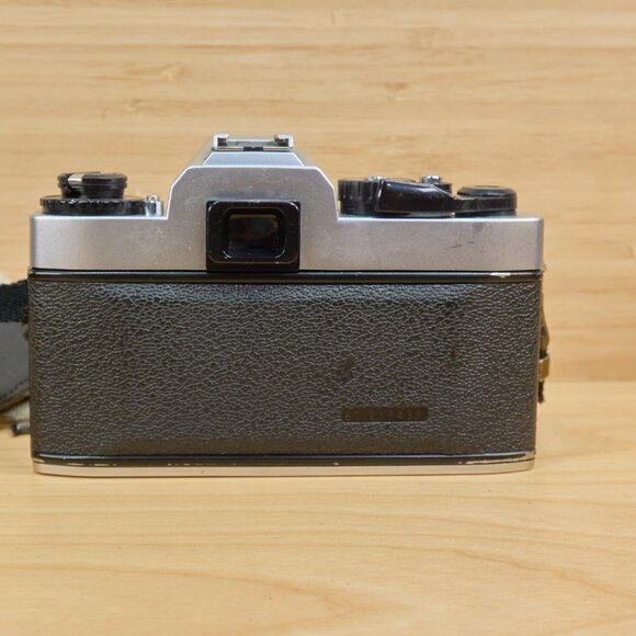Vintage Ricoh KR-5 35mm SLR Camera, with Rikonar F/2.2 55mm lens, Made in Japan - Picture 6 of 8